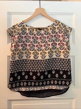Ann Taylor Cap-Sleeve Blouse in Ivory/Black with Pink & Yellow Floral Motif